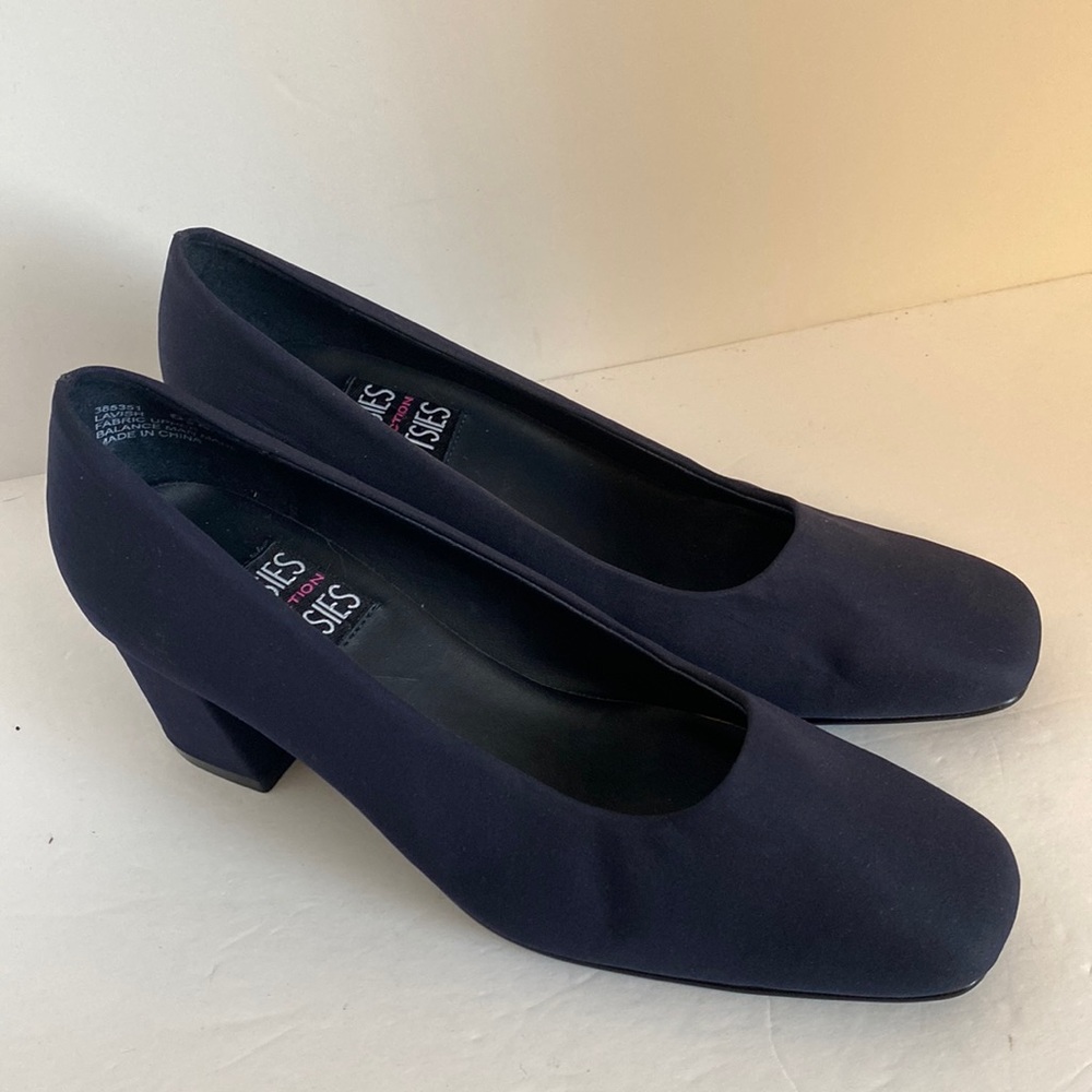 Mootsies Tootsies Navy Blue Chunky Block Heel Shoes